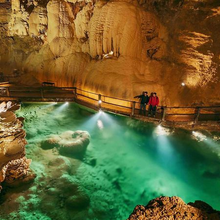 Le Roulottes Du Petit Gouffre De Padirac Avec Spa Екстер'єр фото