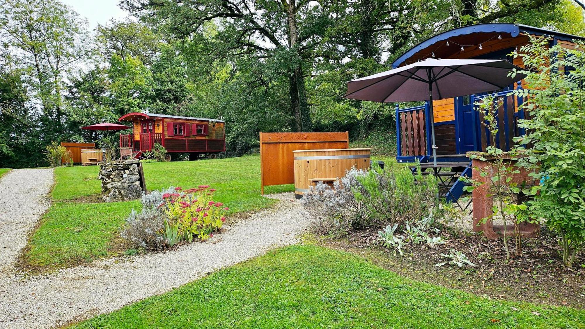 Le Roulottes Du Petit Gouffre De Padirac Avec Spa Екстер'єр фото